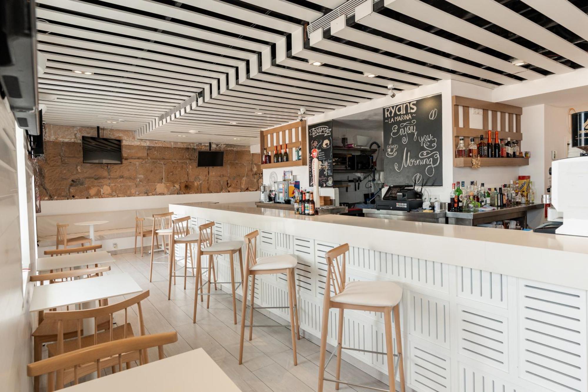 Ryans La Marina (Adults Only) Hotel Ibiza-stad Buitenkant foto