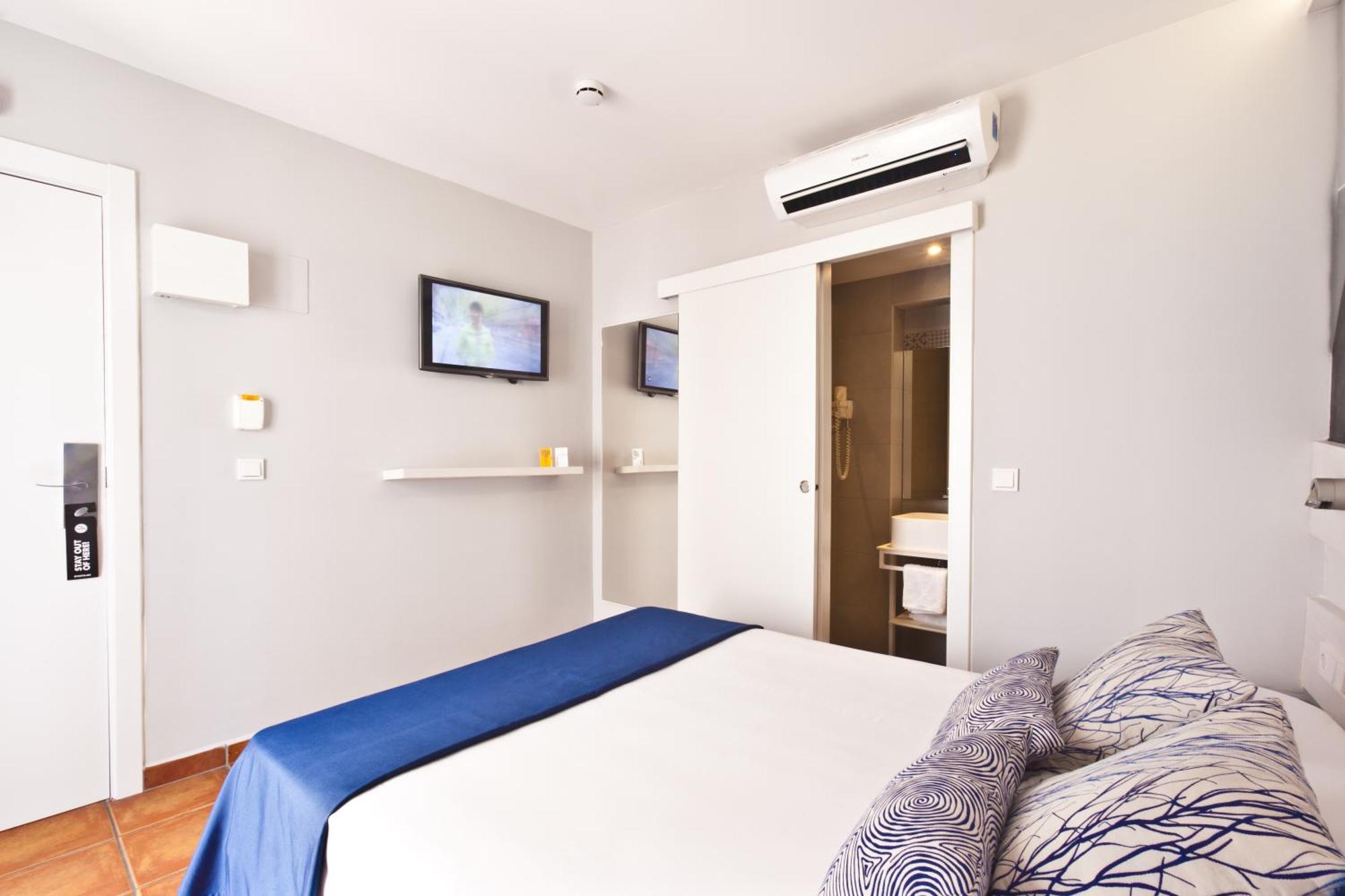 Ryans La Marina (Adults Only) Hotel Ibiza-stad Buitenkant foto