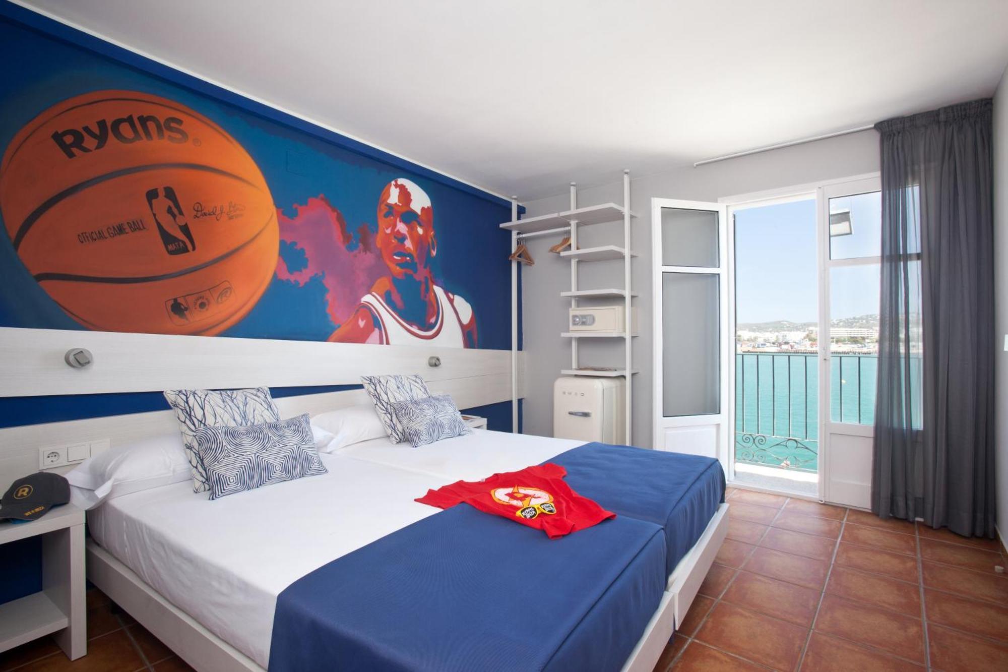 Ryans La Marina (Adults Only) Hotel Ibiza-stad Buitenkant foto