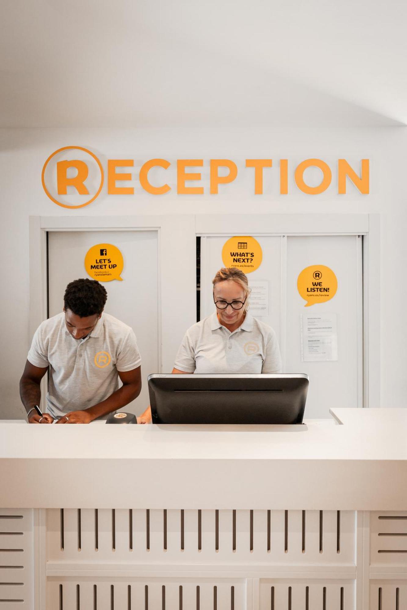 Ryans La Marina (Adults Only) Hotel Ibiza-stad Buitenkant foto